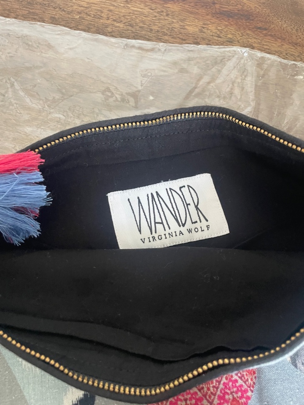NWT Wander by Virginia Wolf grey GYPSY Canvas Pouch with Pink and Blue Tassel - Picture 2 of 4